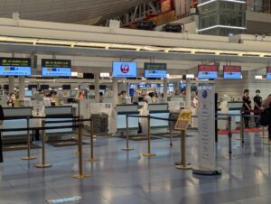 羽田空港第3ターミナルのJAL国際線チェックインカウンター