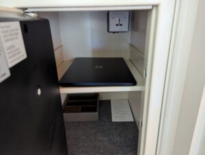 15型ノートPCを収納したグランドデラックススイートのセーフティボックス
