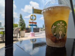 アイコンサイアムのスターバックスで撮った冷たいドリンク